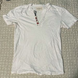 American Accent White tee button up